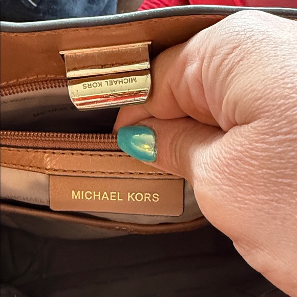 Michael Kors satchel Women's Shoulder Bag MK leather rivet crossbody purse tan - Picture 9 of 11